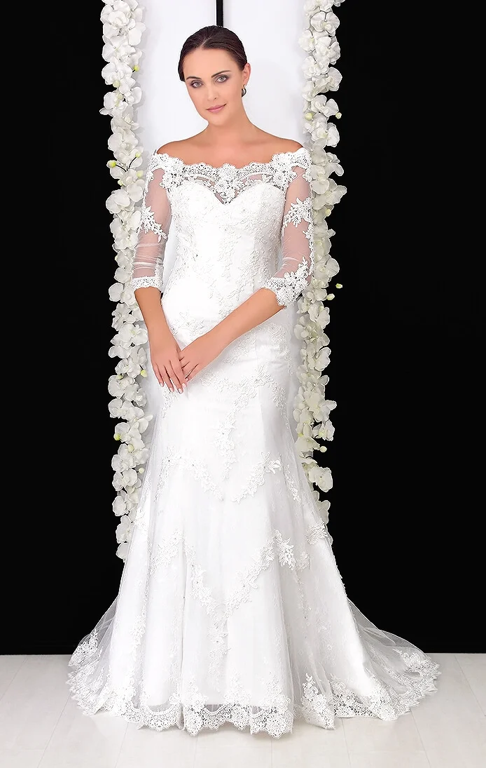 Este vestido de novia es perfecto para una boda que inspira la elegancia real.