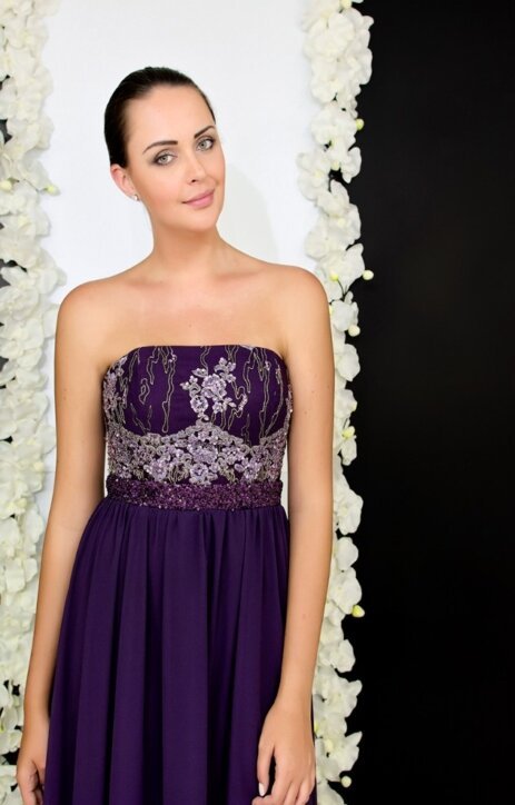 un vestido refinado, perfecto para eventos especiales