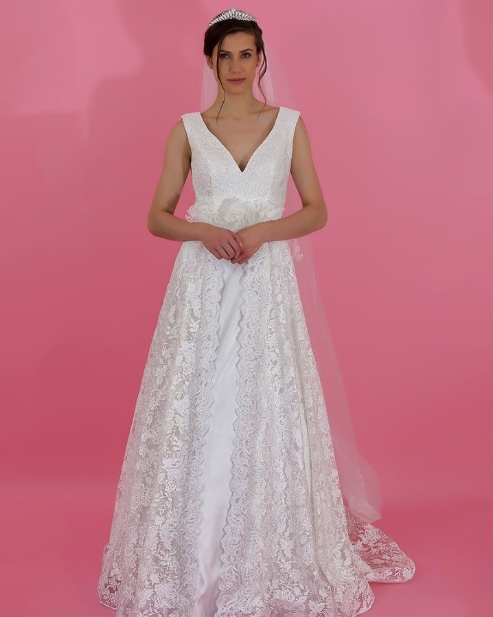 vestido de novia escote en v.