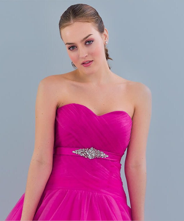 Vestido de 15 años drapeado color fiusha
