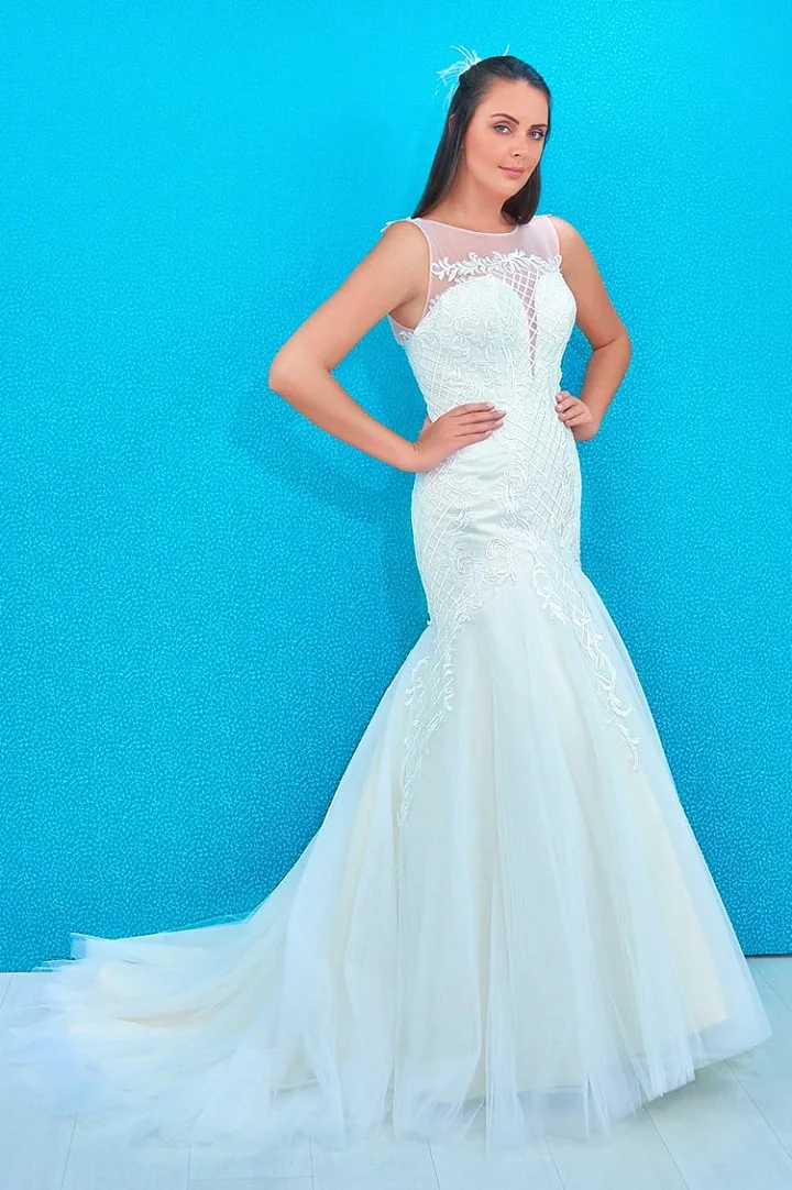El diseño de vestido de novia ARIADNA tiene un bordado especial que agrega elegancia y diseño a este vestido de novia.