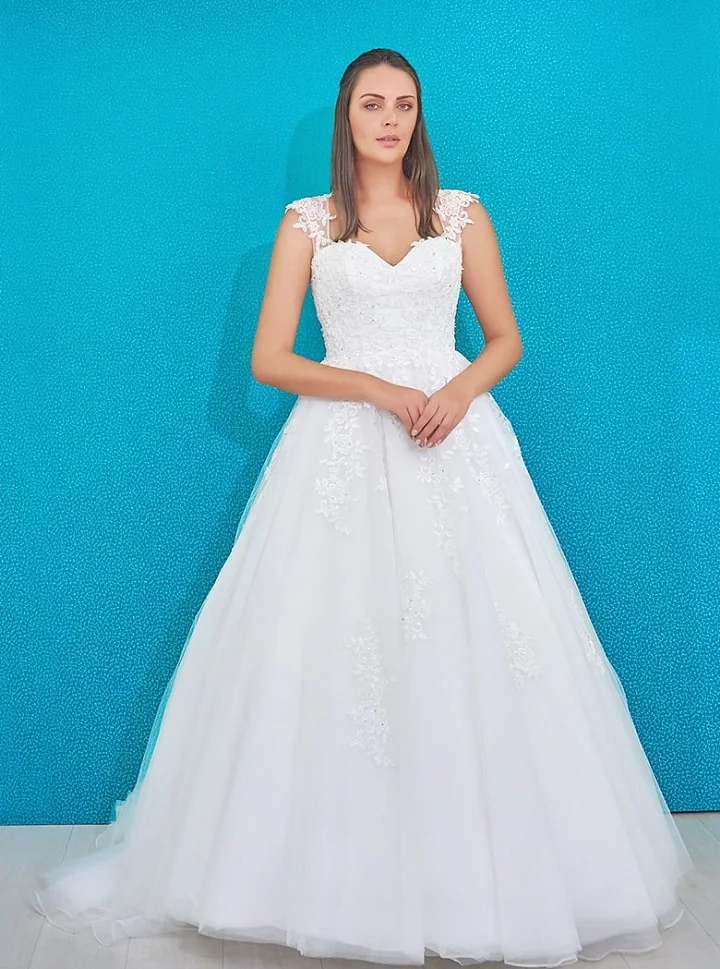 Este diseño de vestido es adecuado para las novias que quieren sentirse como verdaderas princesas en el día de la boda. 
