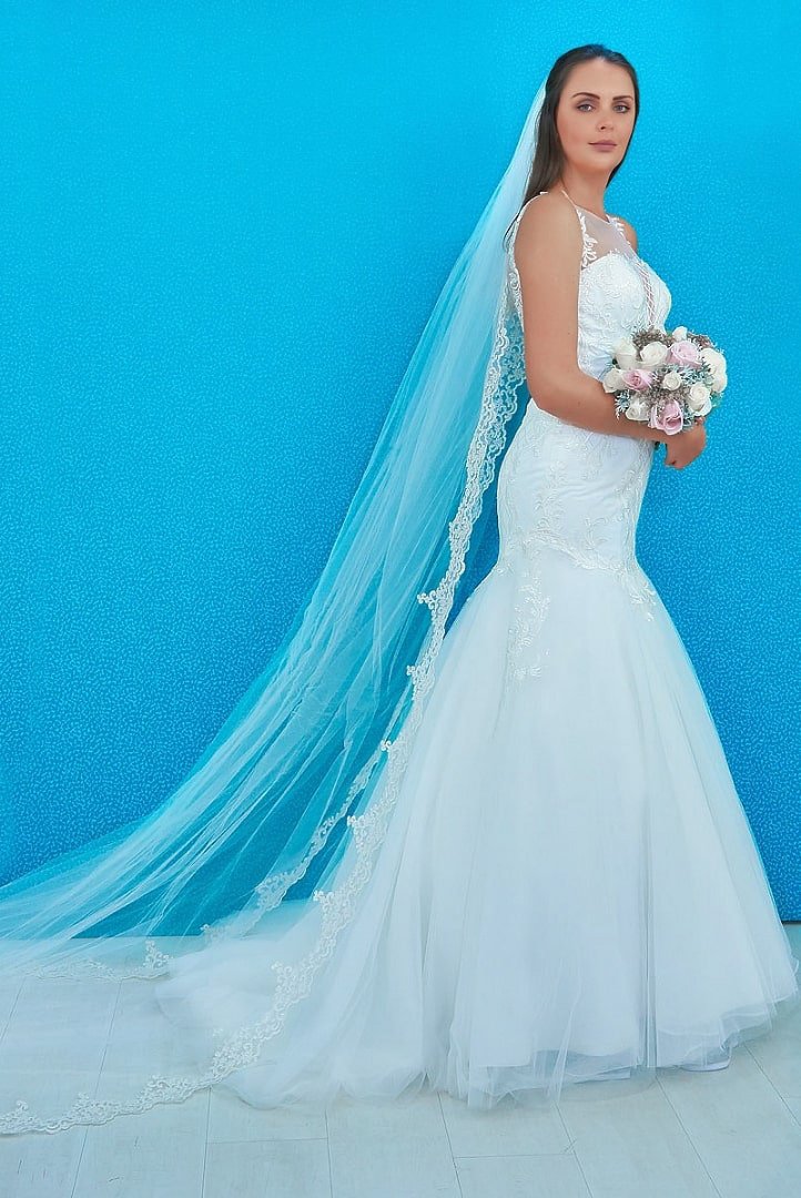 MAGNOLIA es un diseño de vestido que evoca elegancia, un vestido atractivo elegante y seductor.