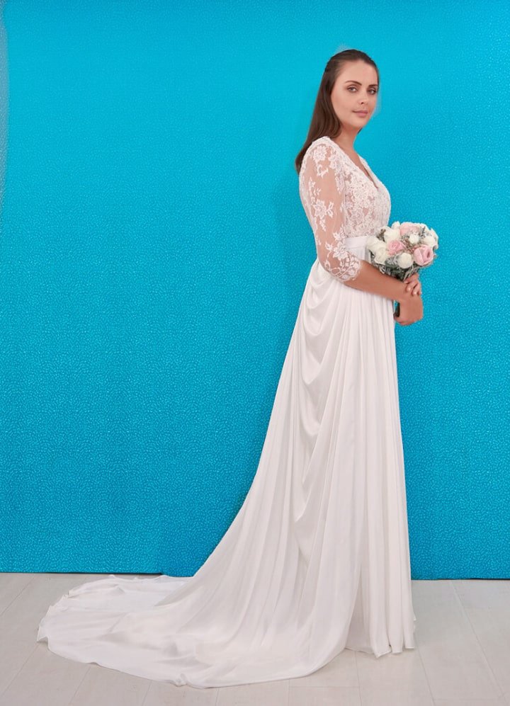 Un diseño de vestido de novia con un corte vanguardista